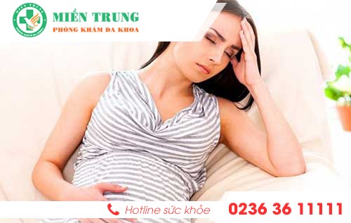 dau bung duoi khi mang thai co sao khong